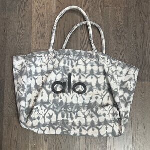 ALO Yoga Black and Gray Patterned Tote Bag